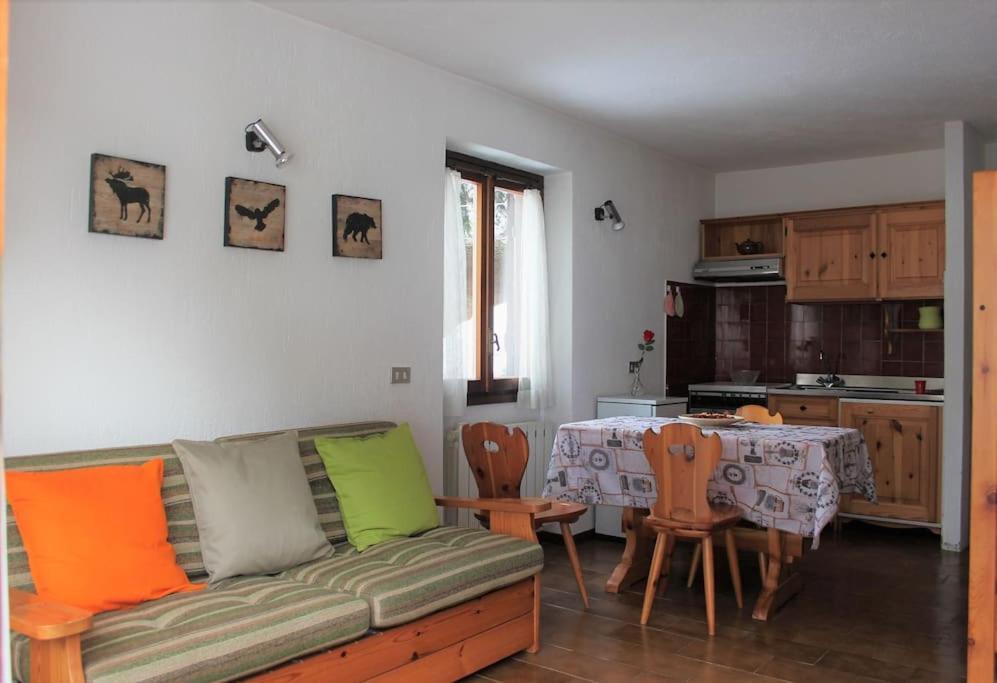 Ferienwohnung Evette : Sole, Sport, Relax E Cibo Genuino Valtournenche Exterior foto